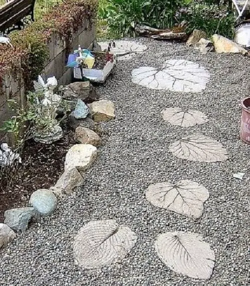 DIY Leaf Shaped Stepping Stones