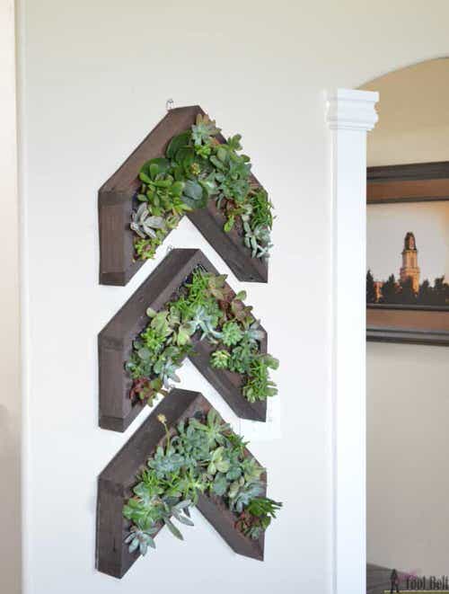 Arrow Vertical Succulent Planter
