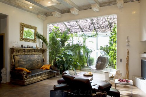 Living Room with an Access to the Garden