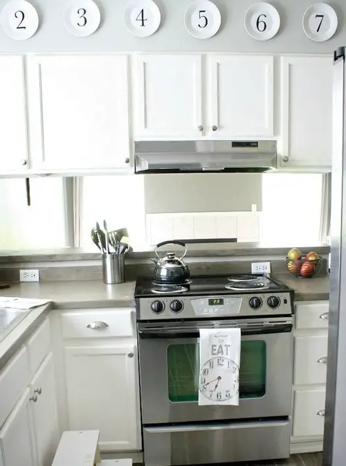 Hang Numbered Plates