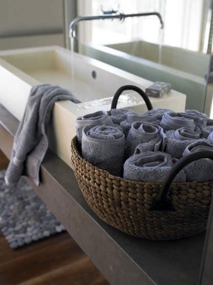 Small Bathroom Organization Ideas 14