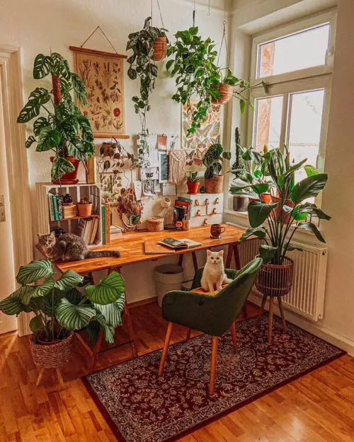 Green Home Office Desk Ideas with Plants | Green Home Studio with Warm Tones 
