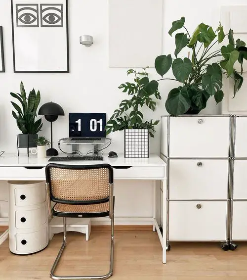 Green Home Office Desk Ideas with Plants 10
