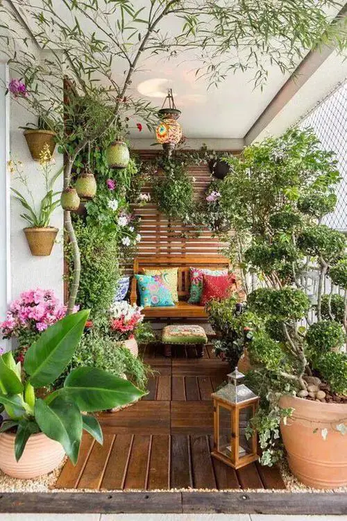 A Ultra Green Balcony!