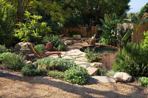 Hot Tub Privacy Ideas for Backyard 31