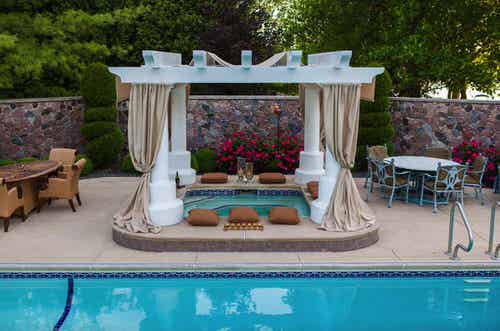 Hot Tub Privacy Ideas for Backyard 32