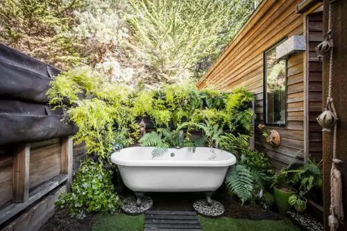 Hot Tub Privacy Ideas for Backyard 8