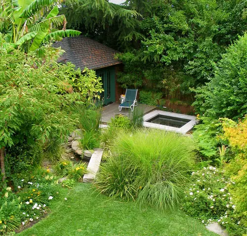 Backyard Hot Tub Privacy Ideas 14