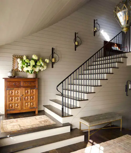 Staircase Wall Decor Ideas 14
