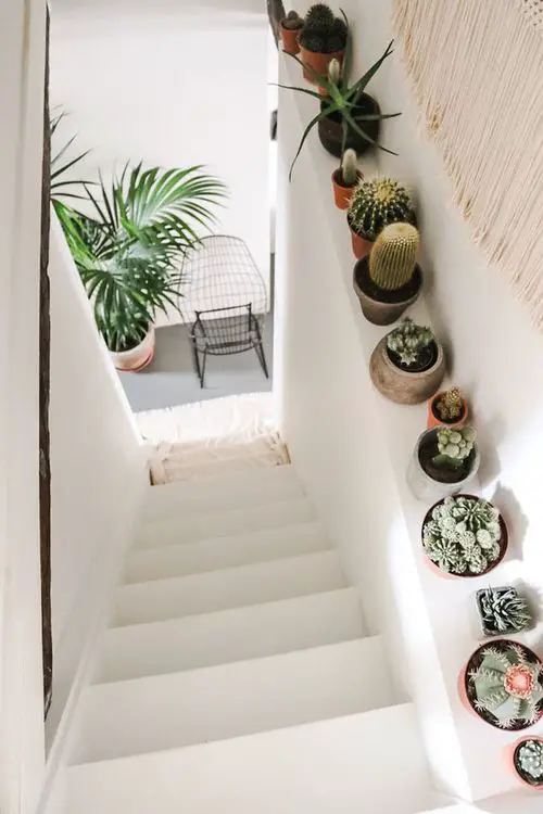 Staircase Wall Decor Ideas 18