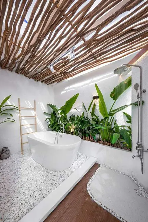  Plants in a Luxury Bathroom 1