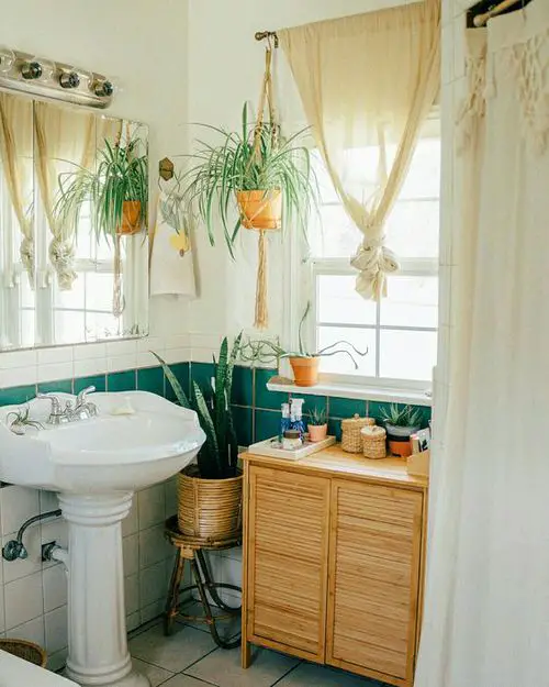 Bathrooms Turned into Incredible Indoor Gardens 31