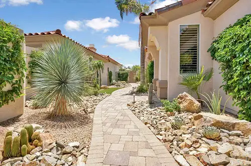 Inexpensive Desert Landscaping Ideas Pictures 35