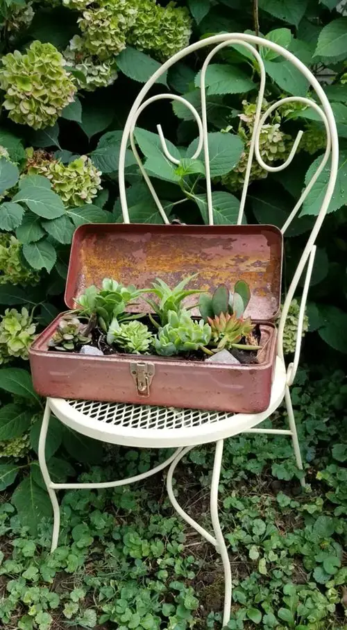  DIY Vintage Planter Ideas 7