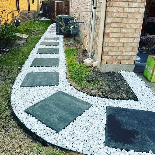 Front Yard Desert Landscaping Ideas 9