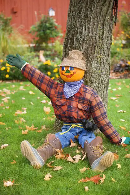 Clothes Hacks for the Garden 6