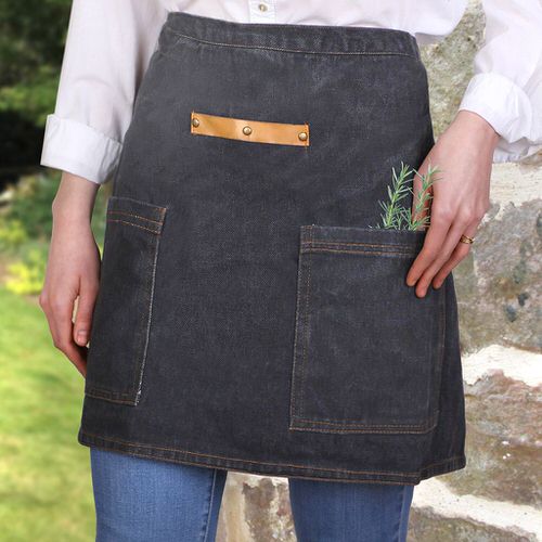 Clothes Hacks for the Garden 11