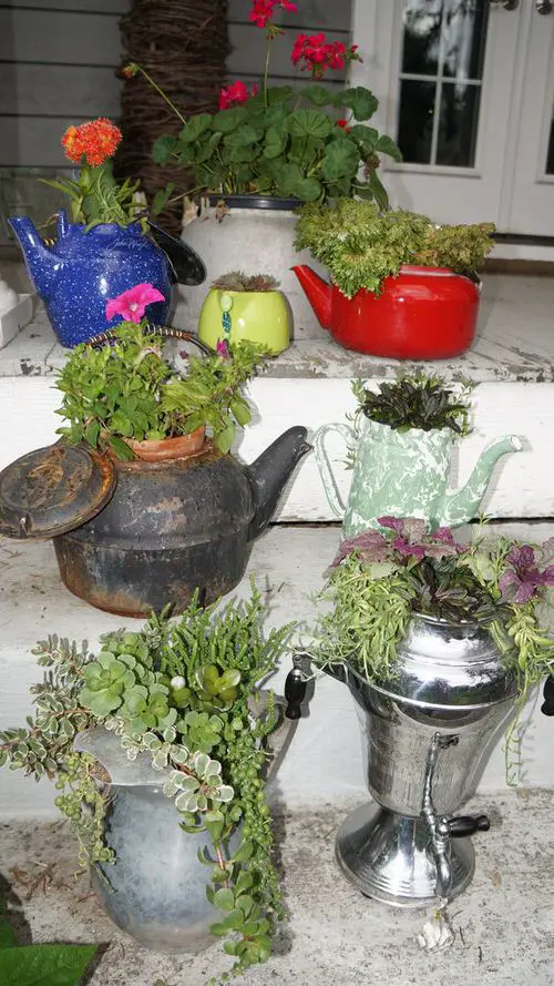 Flea Market Garden Decor Ideas 31