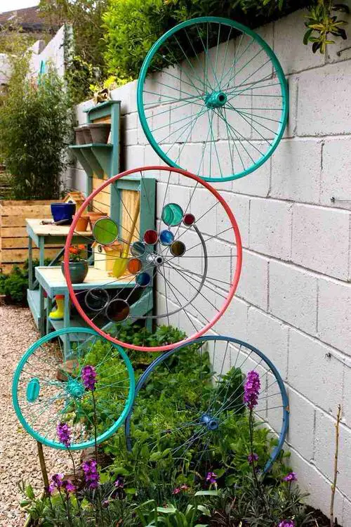 Flea Market Garden Decor Ideas 33