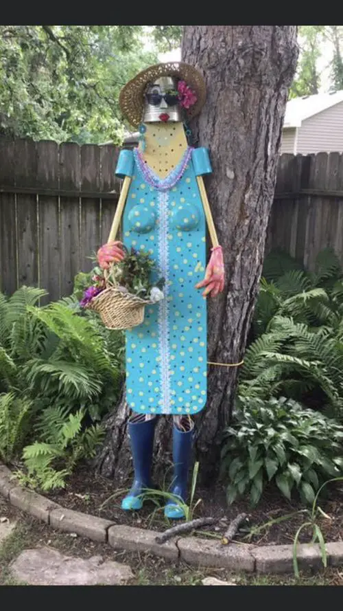 Flea Market Garden Decor Ideas 27