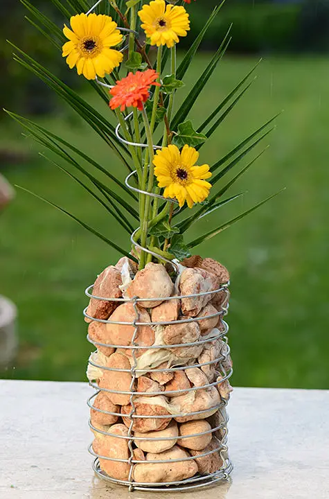 Garden gabion plant stands: brilliant design. 6