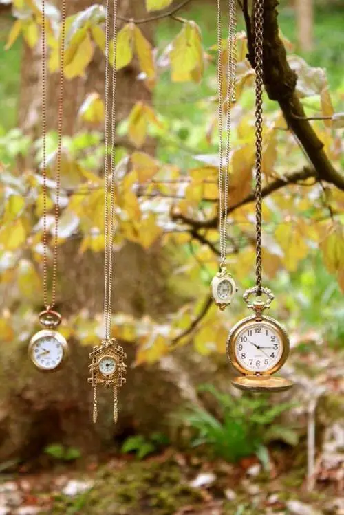 Hanging Decoration Ideas for Backyard and Garden 10