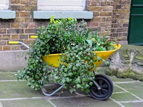 Flea Market Garden Decor Ideas 17