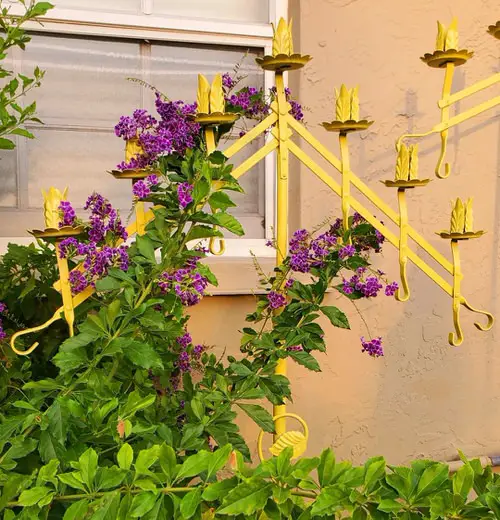 Flea Market Garden Decor Ideas 1
