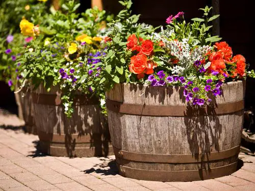 Flea Market Garden Decor Ideas 13