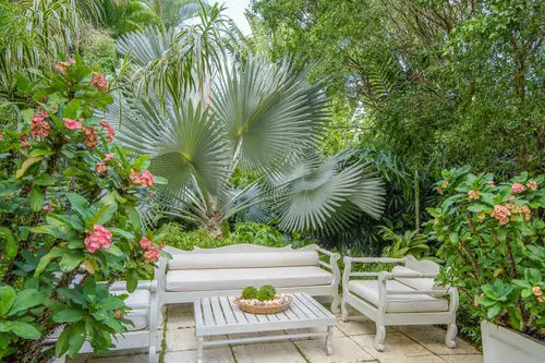 Small Chill Out Corner Garden Ideas 1