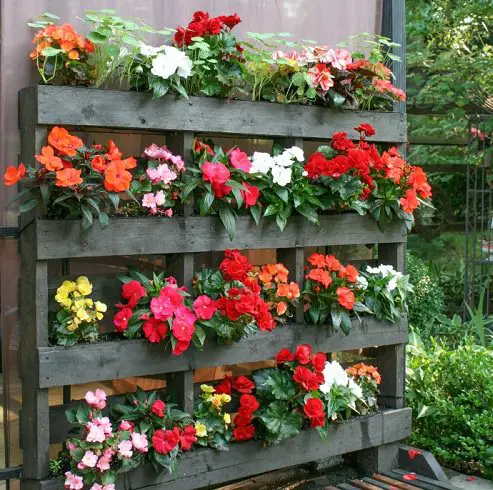 DIY Vertical Garden Bed Ideas 4
