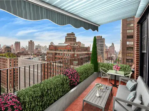 Balcony Garden Ideas from New York City Apartments 7