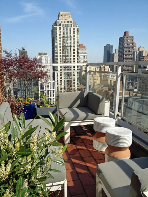 Balcony Garden Ideas from New York City Apartments 14