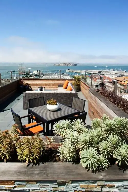 Rooftop Garden 38