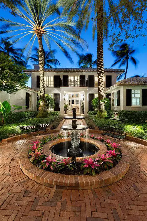 Give Height & Dimension with Palm Trees