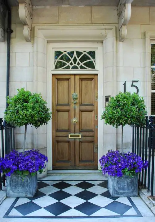 Beautiful Front Door Container Ideas 33