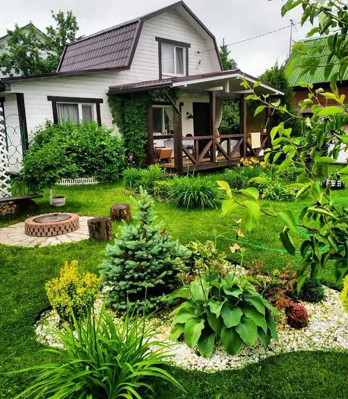 Front Yard Landscaping with Different Plants