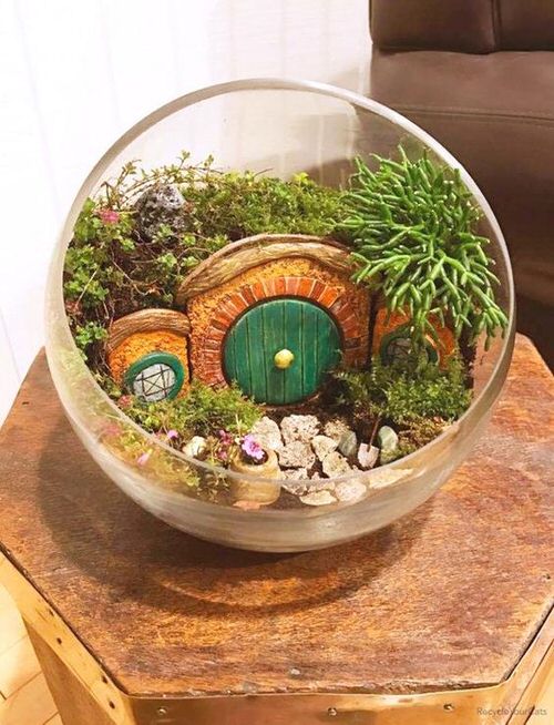 DIY Miniature Fantasy Hobbit Hole Terrarium