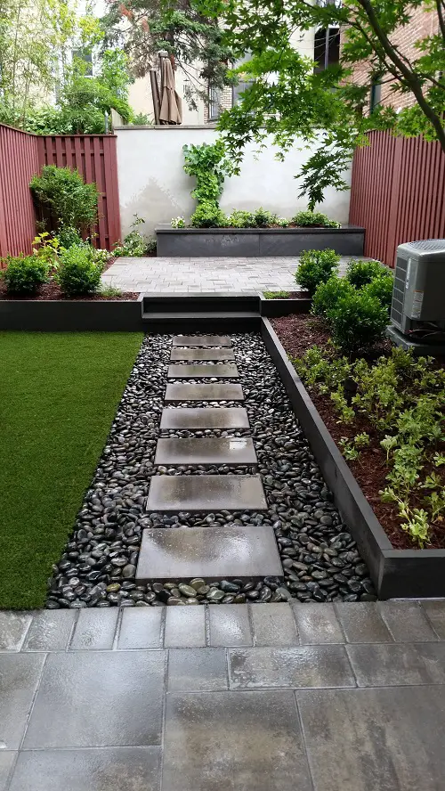 Design a Raised Urban Lawn with Pavings