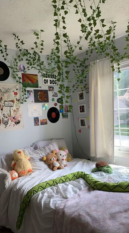 Trail Ivy Vines Around the Kid's Bedroom