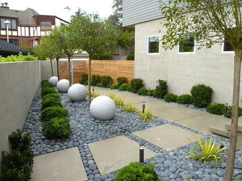 Bluestone Paving with Large Garden Boulders