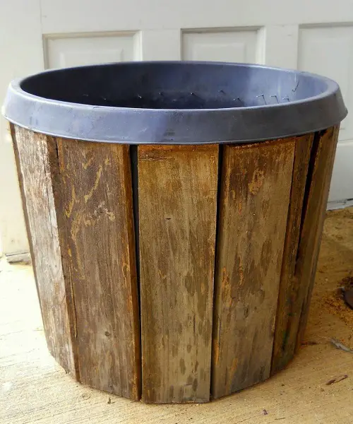 Upcycled Plastic Pots Made into Expensive Planters Pallet Wood Planter