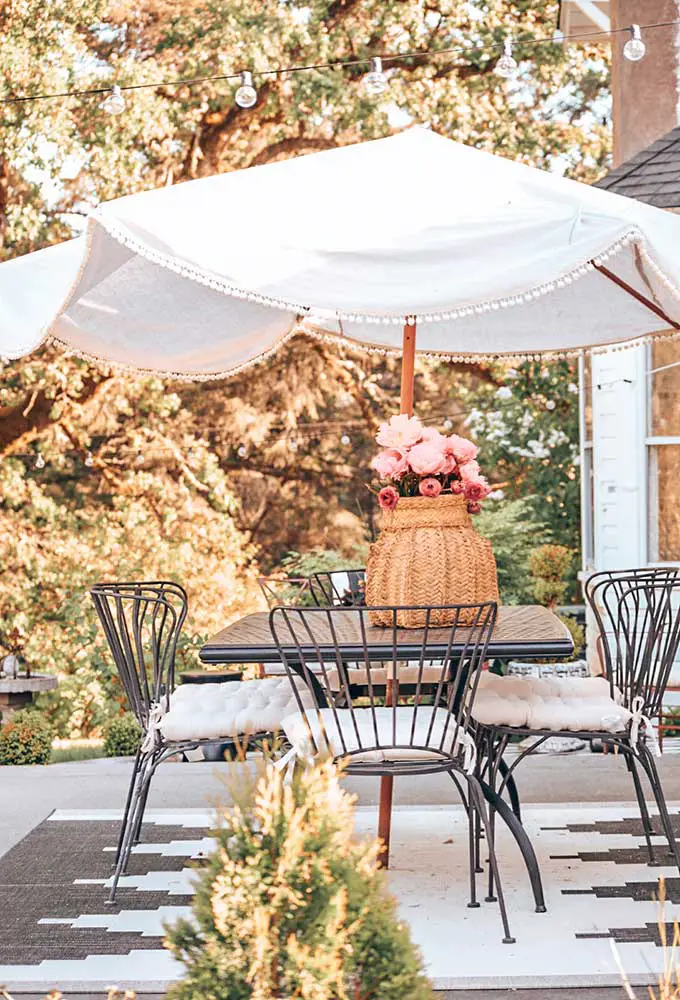 Rustic Farmhouse Style Umbrella Makeover