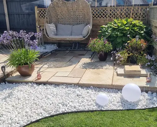 Dry Bed Landscaping by the Lawn Pavement