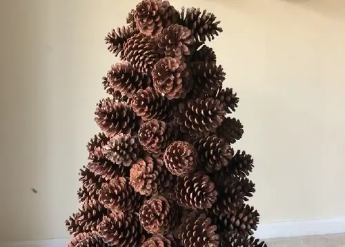 Put Together a Pinecone Christmas Tree