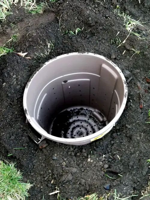DIY Trash Can Composter 7