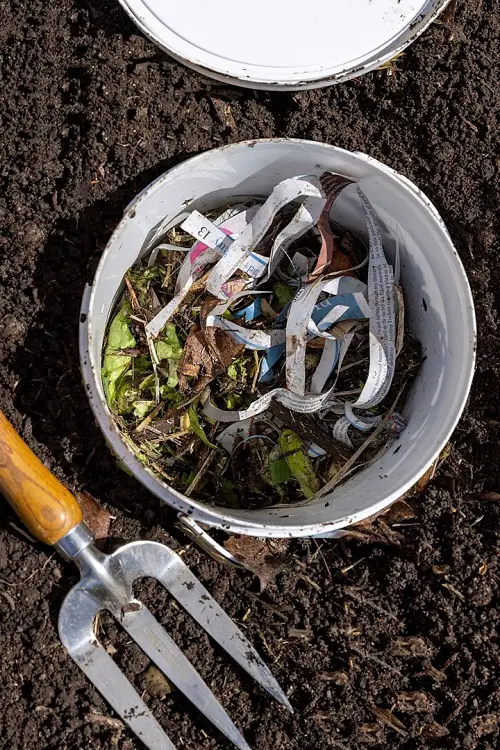 underGround Compost Bin Ideas 6
