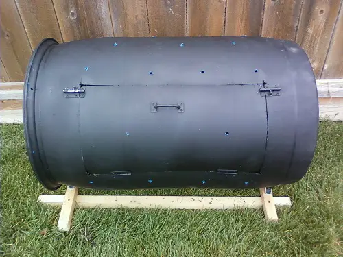 Ideas for Ground Compost Bins 10