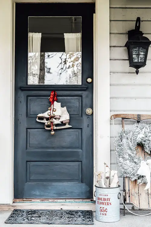 Creative Christmas in a Canister Porch Décor Ideas 10