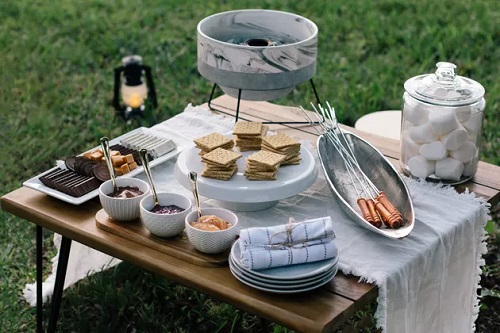 Your Backyard Can Be the Best Hang Out Place with DIY S’mores station